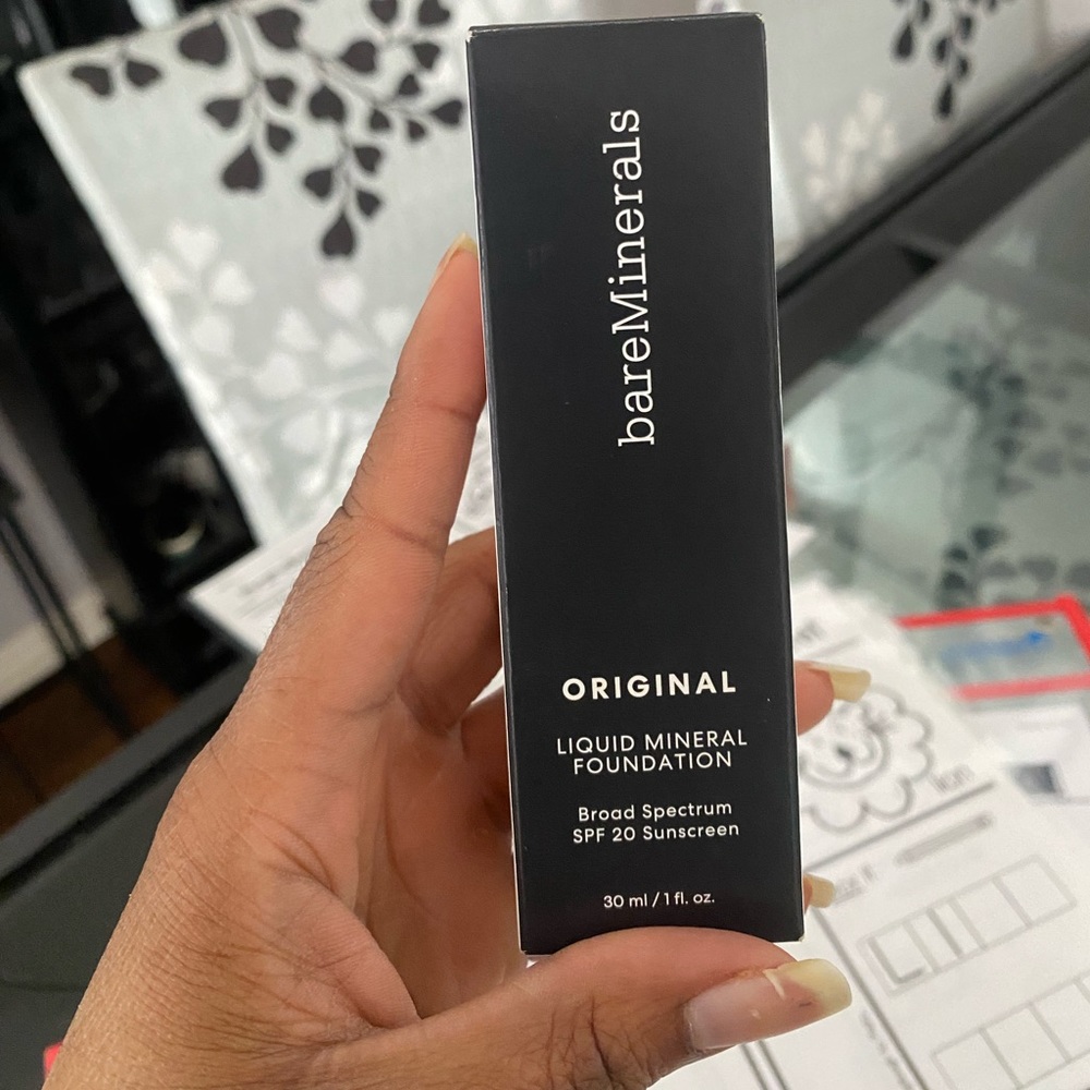 Bare Minerals Liquid Mineral Foundation Broad Spectrum SPF 20Sunscreen
